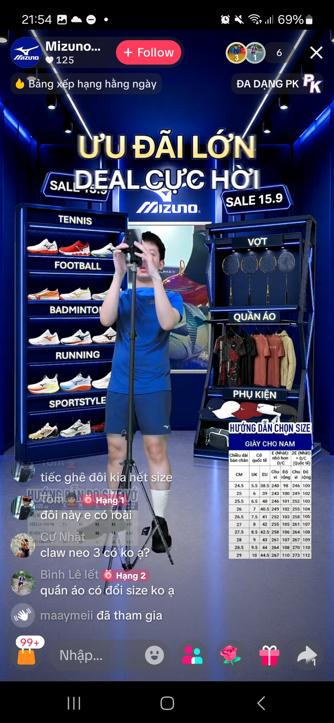 Trung xuất hiện trong phiên livestream Mizuno trên TikTok